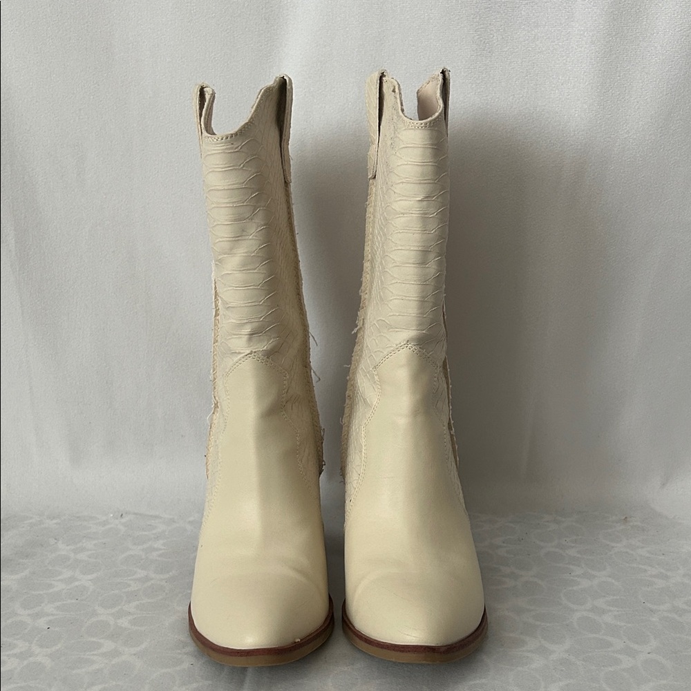 MIA Cream Leather Snake Print Raylyn Heeled Cowgirl Boots Shoes **Size 7** 🌸🌸 - Picture 2 of 8